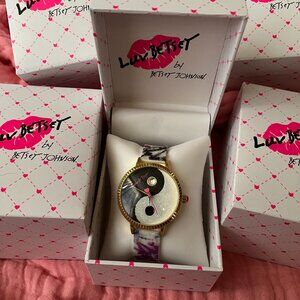 Luv Betsey Watch